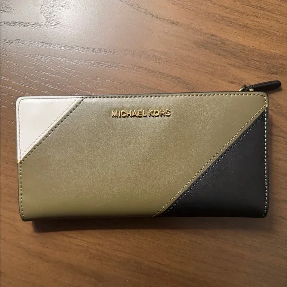 Michael Kors Olive and Black Tri-Tone Slim Wallet - Picture 2 of 6
